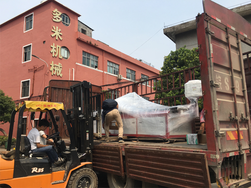 家具方管熱熔機(jī)床，專車發(fā)往山海